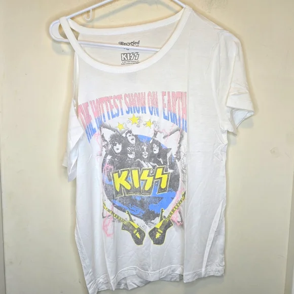 NWOT Recycled Karma Kiss tee - Picture 2 of 7